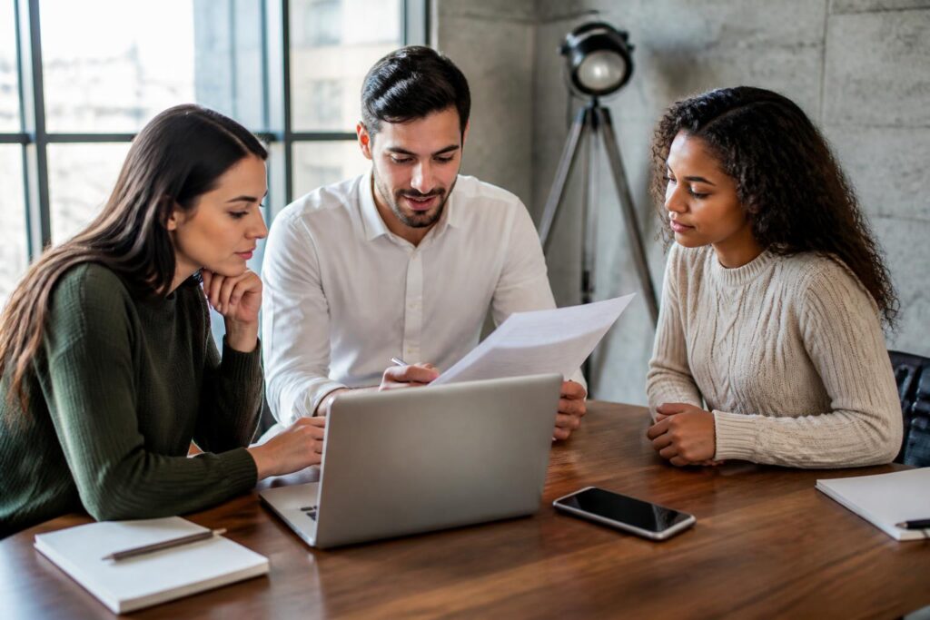 découvrez tout ce qu'il faut savoir sur le brief contractuel ugc : définition, importance et conseils pour réussir vos projets de contenu généré par les utilisateurs.